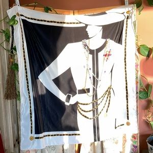 Laura Winston Jewelled Lady Medallion Collection Large Scarf